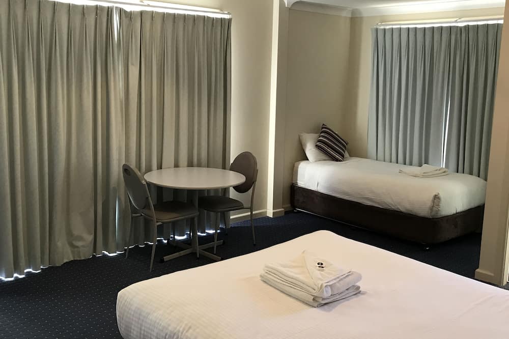 Orange Motor Lodge