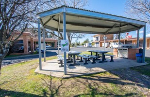 Área de parrillas y picnic