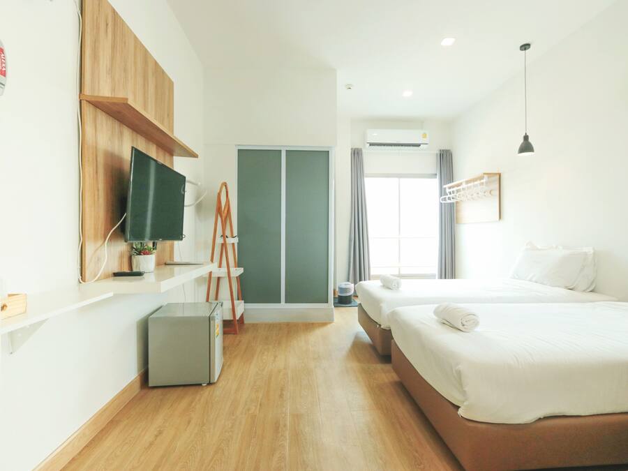 Triple Room with Bathroom | Iron/ironing board, free WiFi, bed sheets