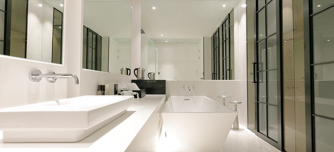 Premier Standard(ExtraBedKRW 20000on-site,mixed-gender not allowed for 3 or more pax/Freebreakfast) | Baño | Regadera, secadora de cabello, batas, pantuflas 