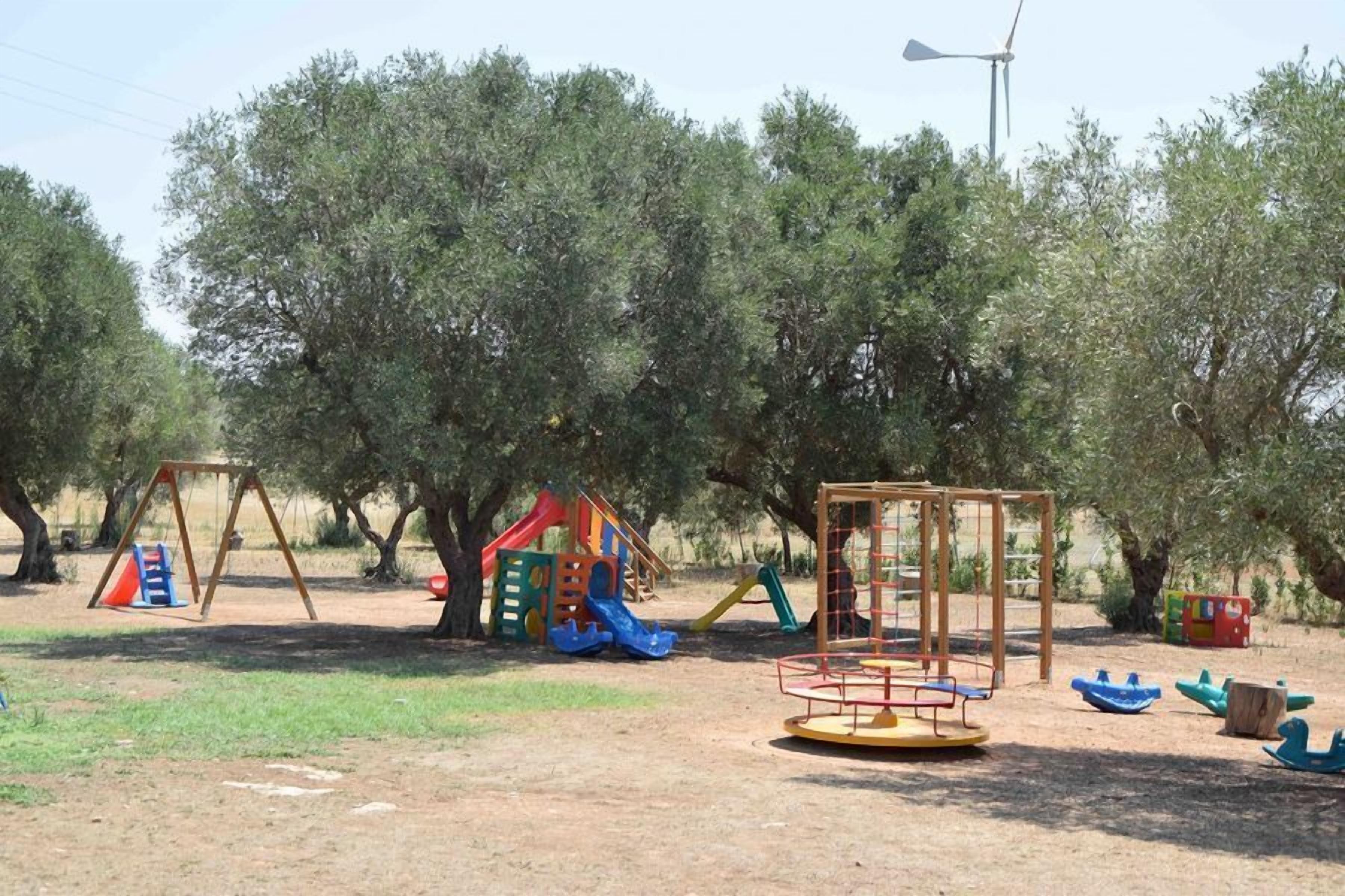 Children’s play area – outdoor