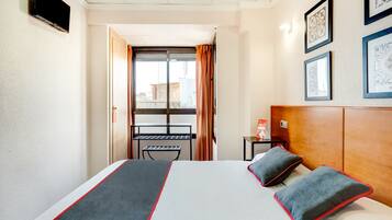 Double Room | Desk, cribs (surcharge), WiFi (free), bed sheets