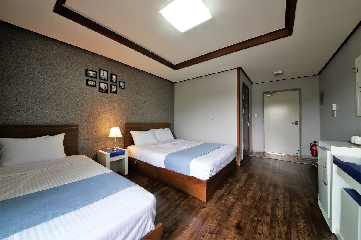Chambre Standard avec lits jumeaux, 1 chambre | Système d’insonorisation, accès au Wi-Fi (inclus)
