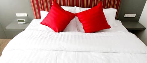 Deluxe King Room | Peti besi dalam bilik, meja, Wi-fi percuma