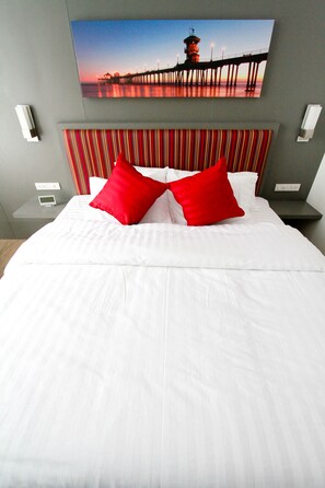 Deluxe King Room | In-room safe, desk, free WiFi