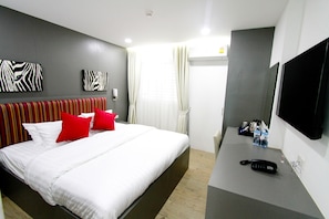 Standard King Room | ตู้นิรภัยในห้องพัก, โต๊ะทำงาน, Wi-Fi ฟรี