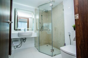 Bathroom - Serenity Condo Wongamat by Patsamon (Pattaya)