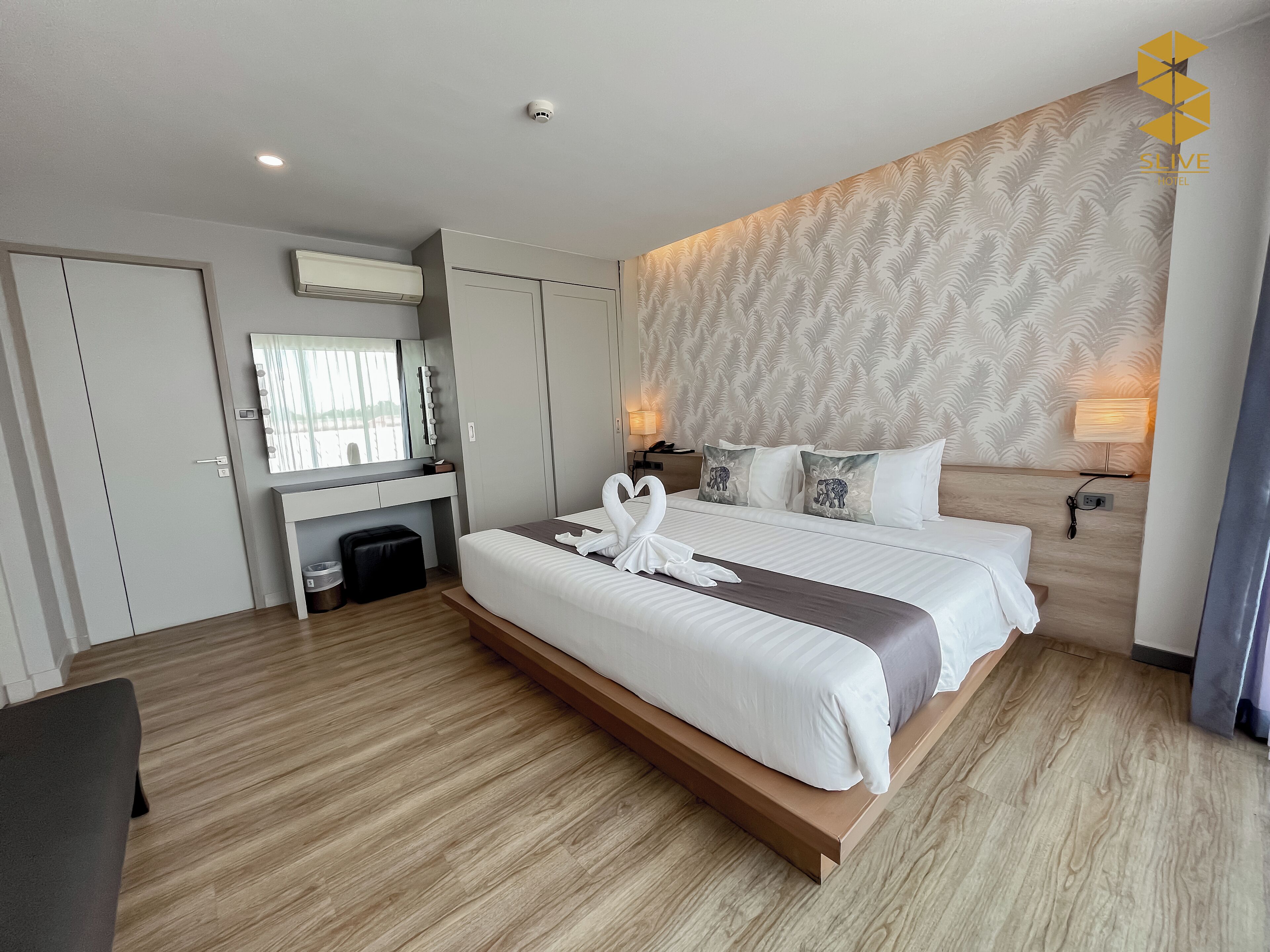 Studio King Room | มินิบาร์ฟรี, ตู้นิรภัยในห้องพัก, โต๊ะทำงาน, ผ้าม่านกันแสง
