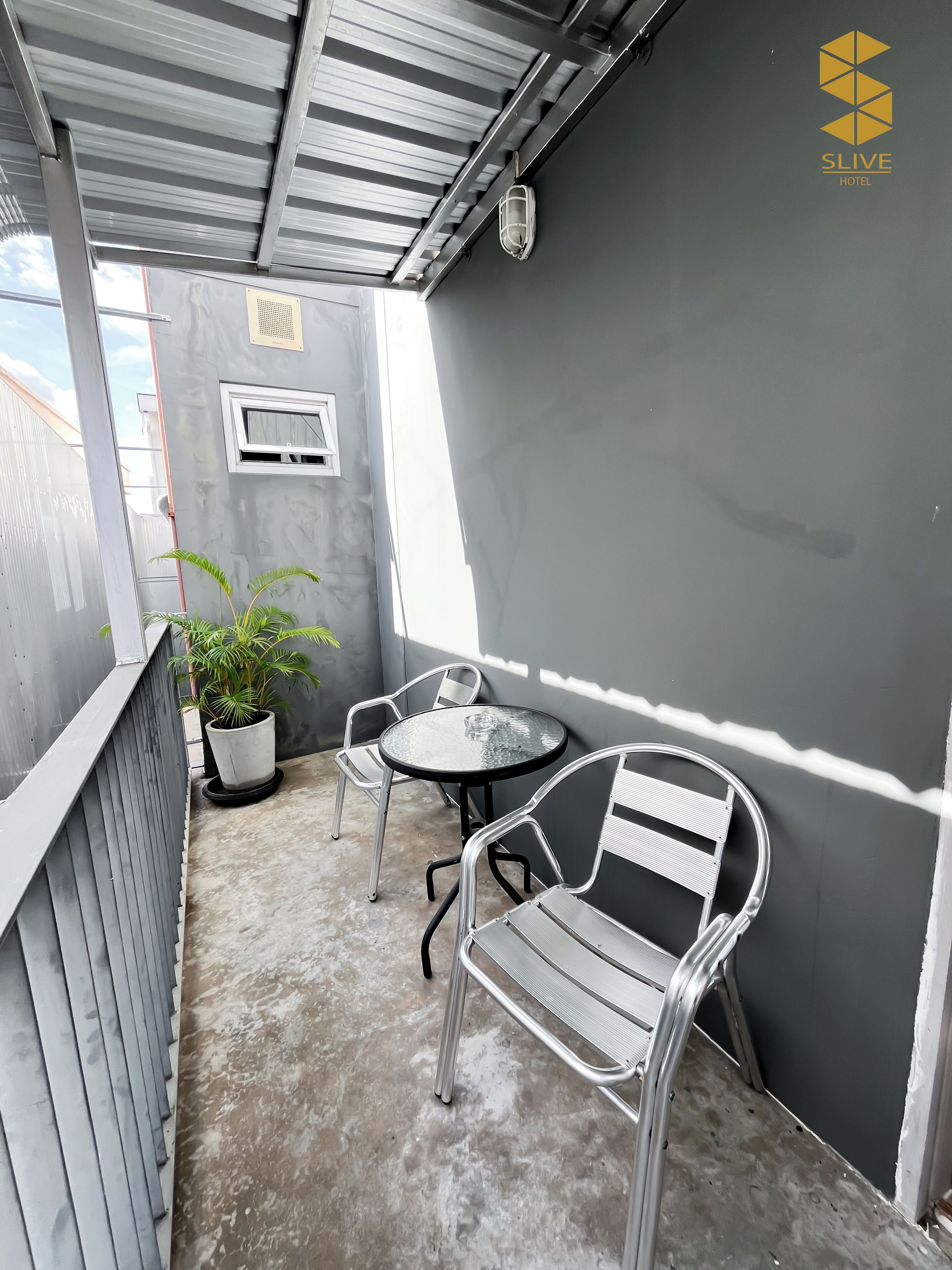 deluxe double room | terrace/patio