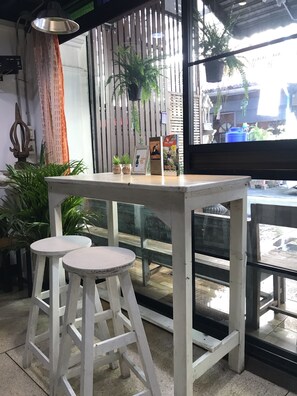 Reception - Lanna Hostel (Chiang Mai)