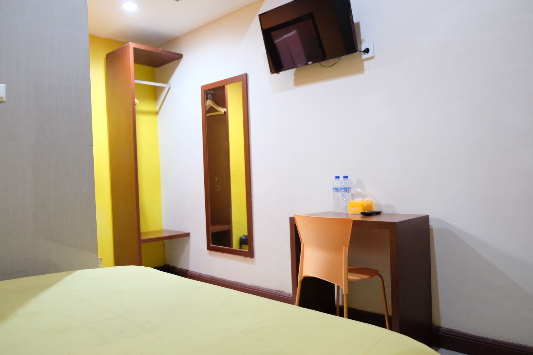 standard room ( two) | desk, free wifi