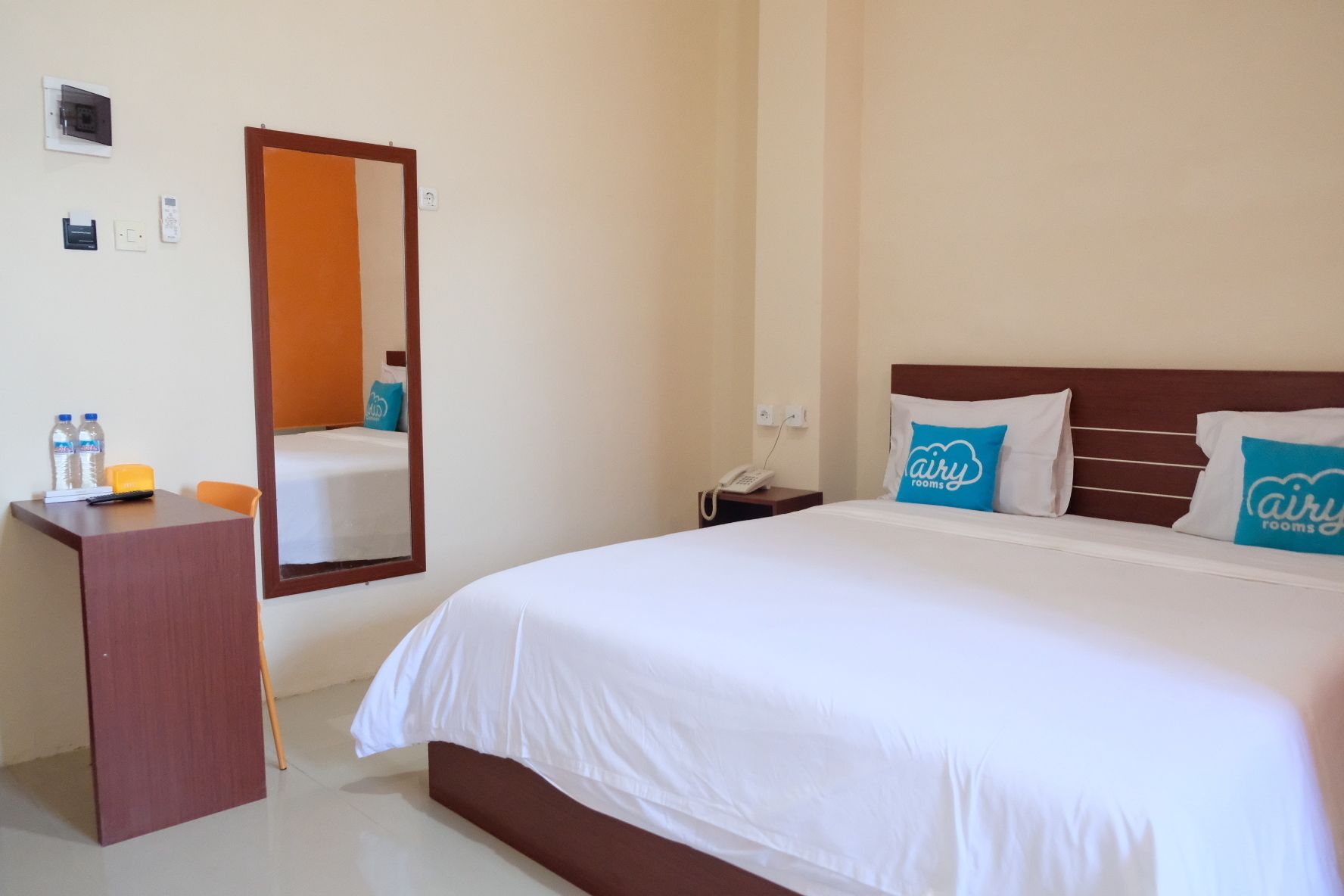 deluxe double room, 1 king bed | desk, free wifi