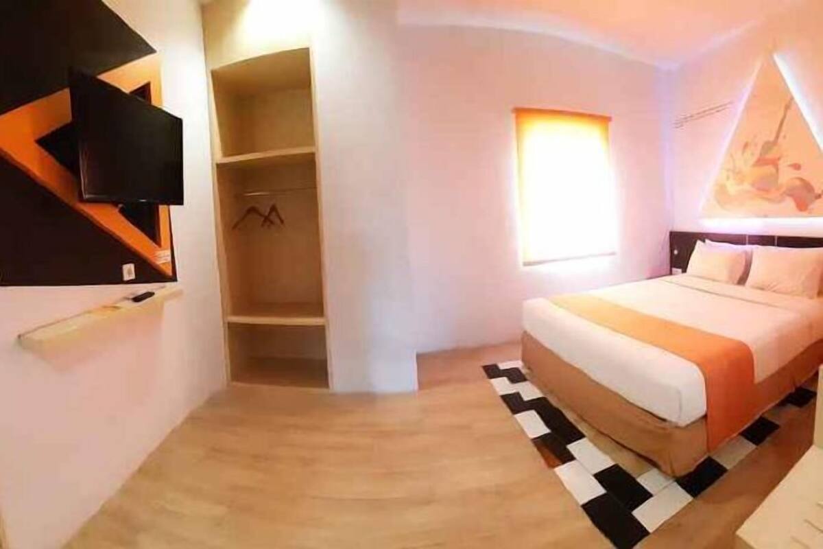 Premium bedding, free WiFi