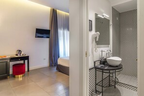 Superior kamer, 1 twee- of 2 eenpersoonsbedden | Donsdekens, bedden met traagschuimmatrassen, een minibar