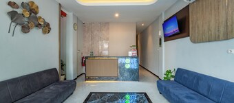 Front One Budget Hotel Tirtonadi Solo