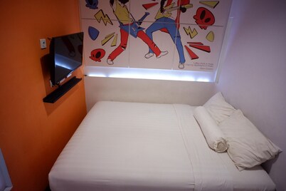 Front One Budget Hotel Tirtonadi Solo