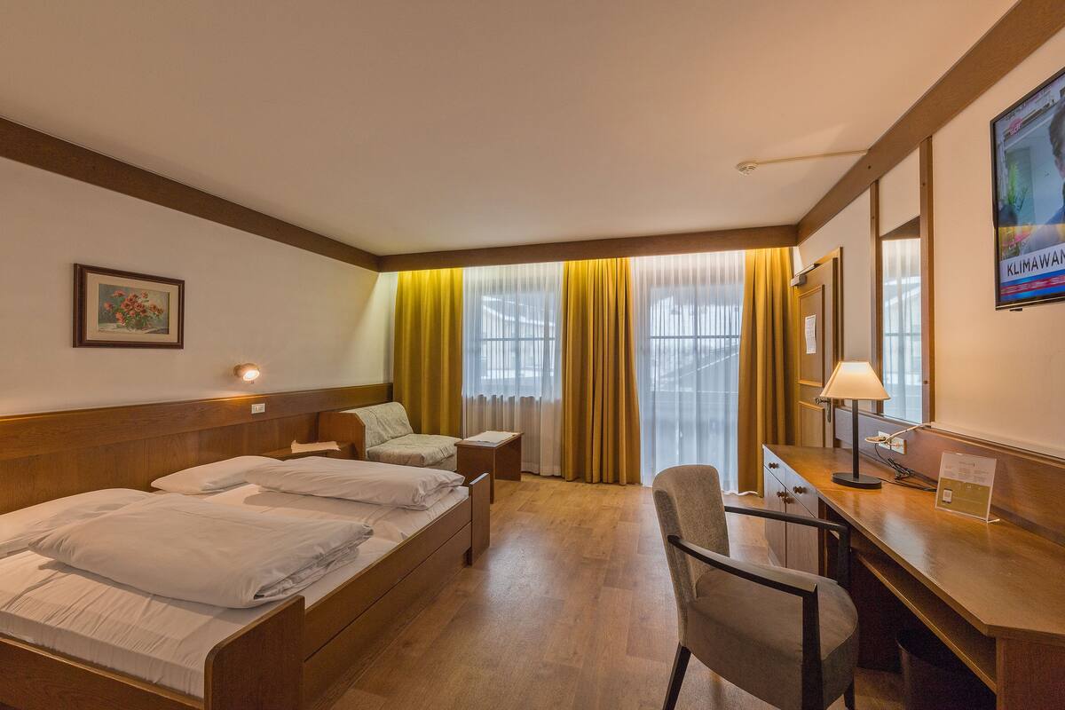 Superior tweepersoonskamer | 1 slaapkamer, individueel gedecoreerd, een bureau, gratis wifi