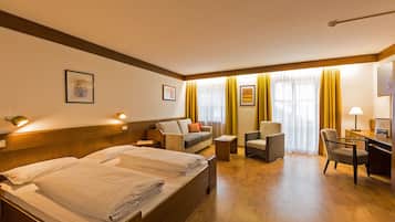 Superior Double Room | 1 bedroom, individually decorated, desk, free WiFi