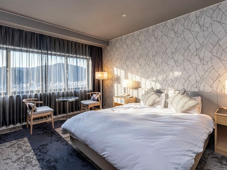 Double Room, Non Smoking | Down comforters, desk, laptop workspace, blackout drapes