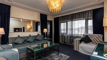 Superior-Doppelzimmer, Nichtraucher, Bergblick | Daunenbettdecken, Schreibtisch, laptopgeeigneter Arbeitsplatz