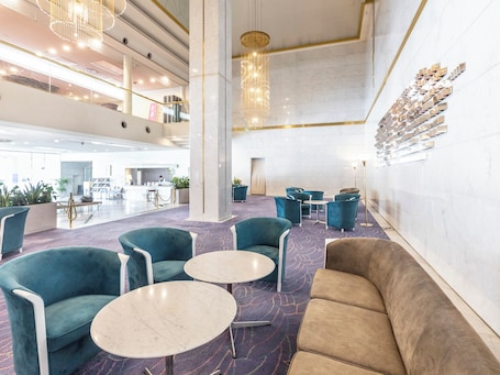 Lobby. Century Plaza Hotel