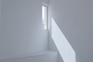 32-inch flat-screen TV with cable channels, TV