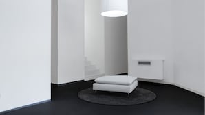 32-inch flat-screen TV with cable channels, TV - Vittoria Design Hotel di Luce Hotels (Siena)