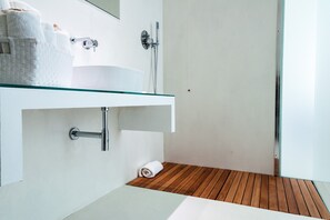 Dusche, Regendusche, kostenlose Toilettenartikel, Haartrockner
