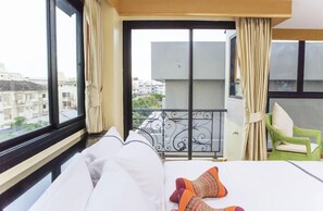 Escritorio, camas extra, wifi gratis y ropa de cama 