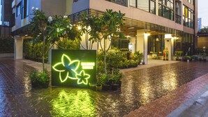 Mặt tiền nơi lưu trú