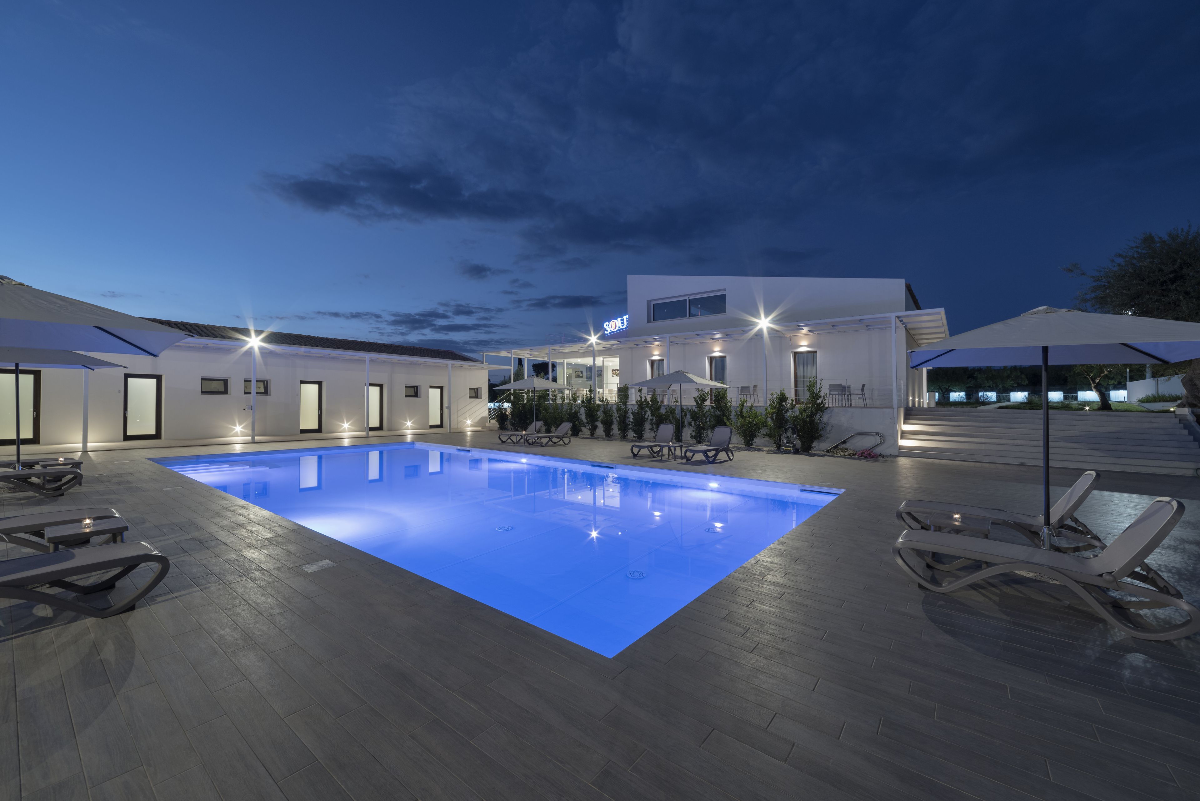 Outdoor pool, open 8:00 AM to 7:30 PM, pool loungers