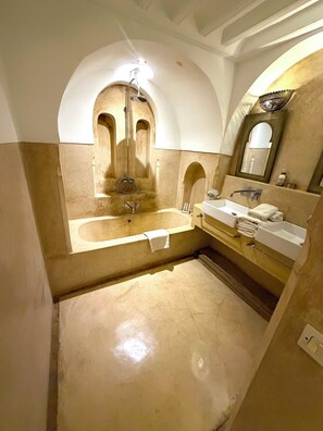 Classic Double or Twin Room (Safia) | Bathroom - Riad Adore (Marrakech)