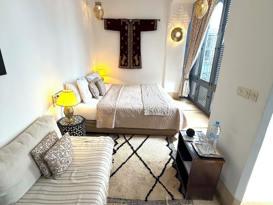 Kamar Double atau Twin Mewah (Fatima) | Brankas dan didekorasi berbeda-beda