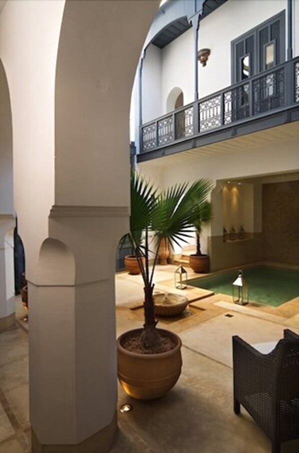 Cour