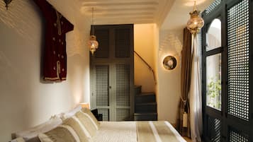Klassieke kamer, 1 twee- of 2 eenpersoonsbedden (Safia) | 1 slaapkamer, een kluis op de kamer, individueel gedecoreerd