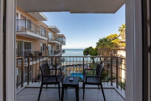 Family Room | Balcony