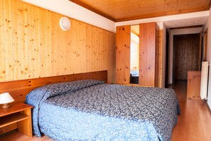 In-room safe, desk, cots/infant beds, bed sheets