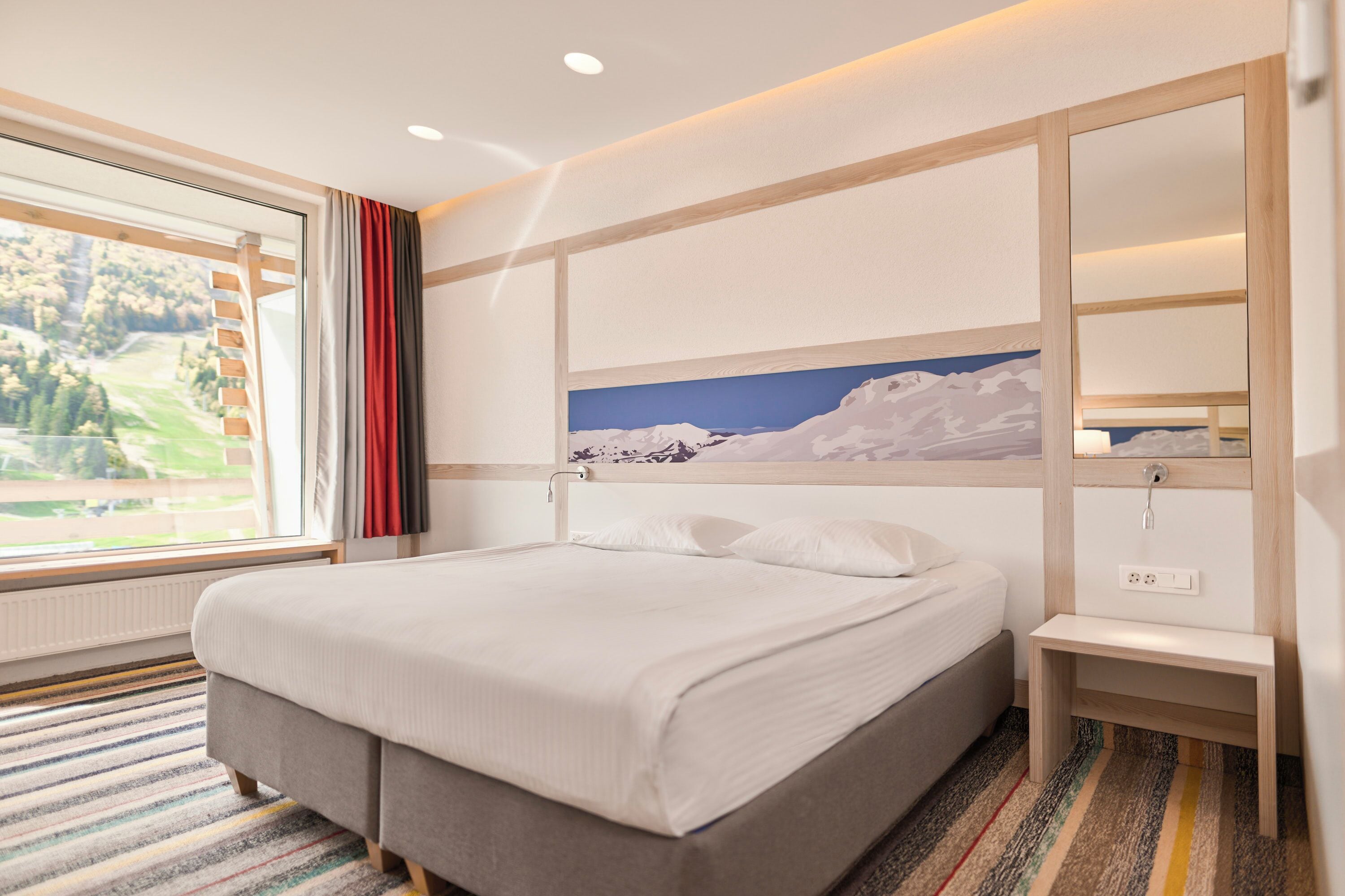 Deluxe Double Room with Balcony, Mountain View | Literie de qualité supérieure, bureau