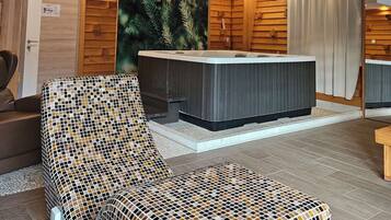 Tina de hidromasaje interior