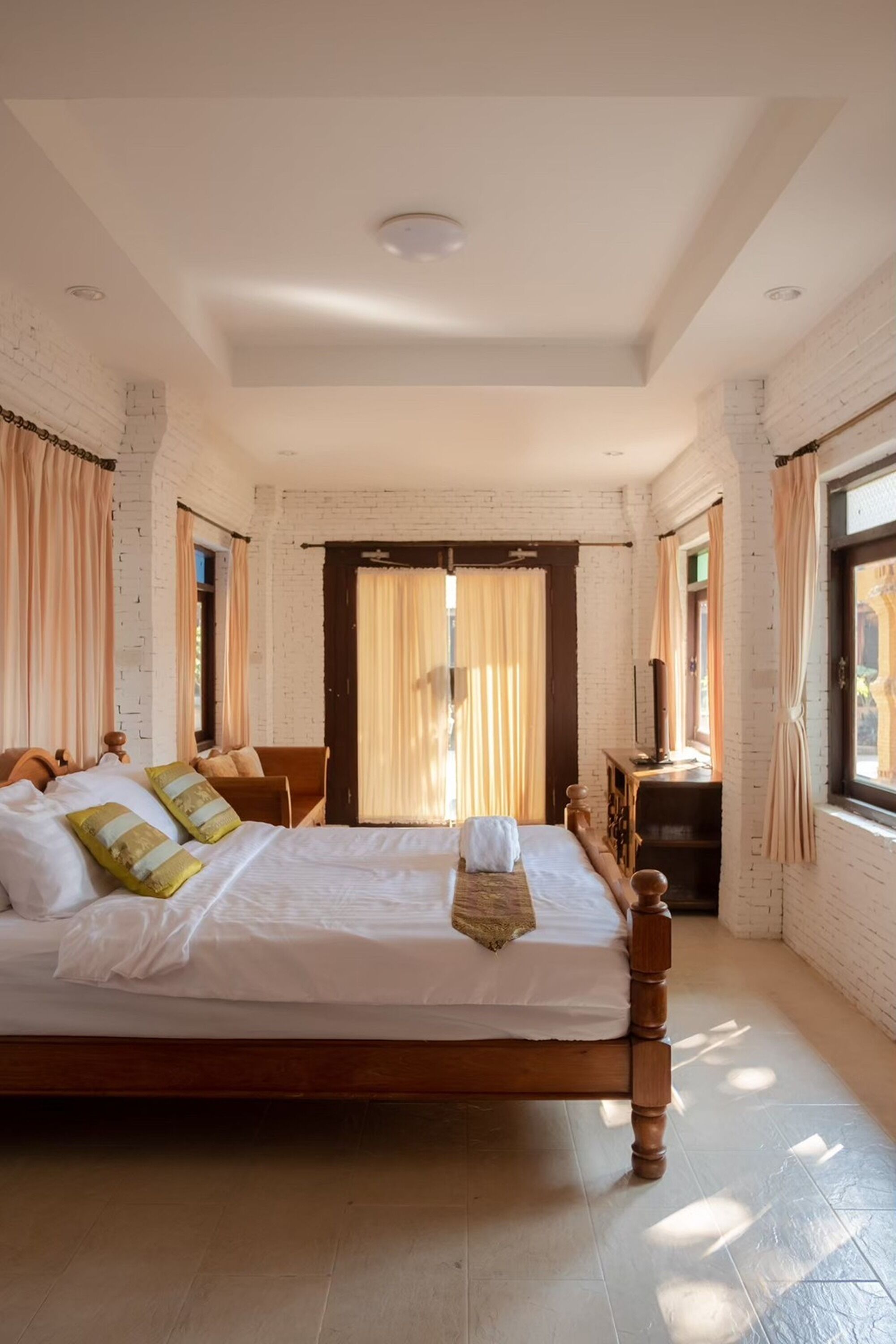 Lanna Deluxe | Desk, iron/ironing board, free WiFi, bed sheets