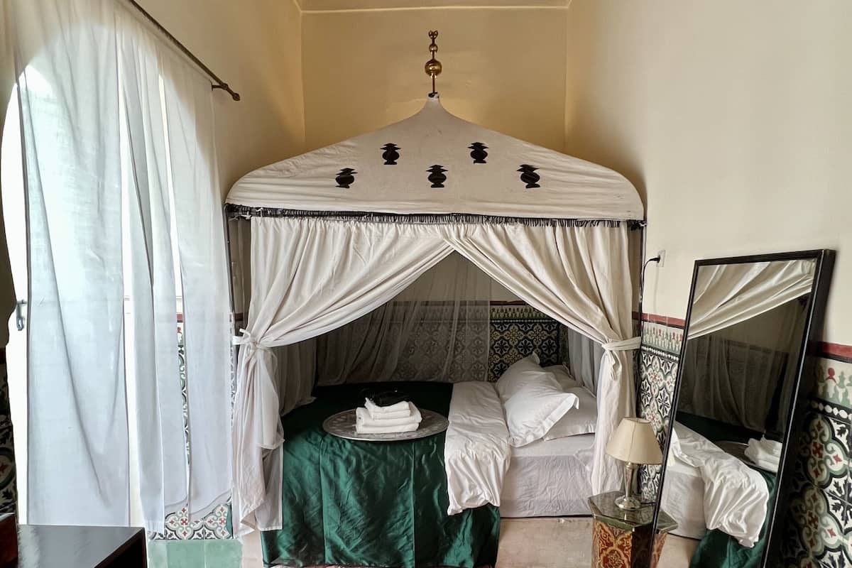 Habitación básica doble | 1 dormitorio, ropa de cama de alta calidad, caja fuerte