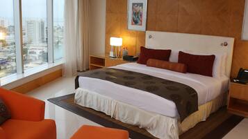 Flat-screen TV, fireplace