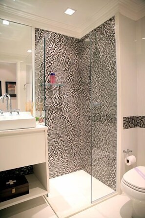 Deluxe King room | ห้องน้ำ | อ่างอาบน้ำ, ของใช้ในห้องน้ำฟรี, ผ้าเช็ดตัว