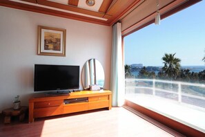 家庭双人房 | 客房服务设施