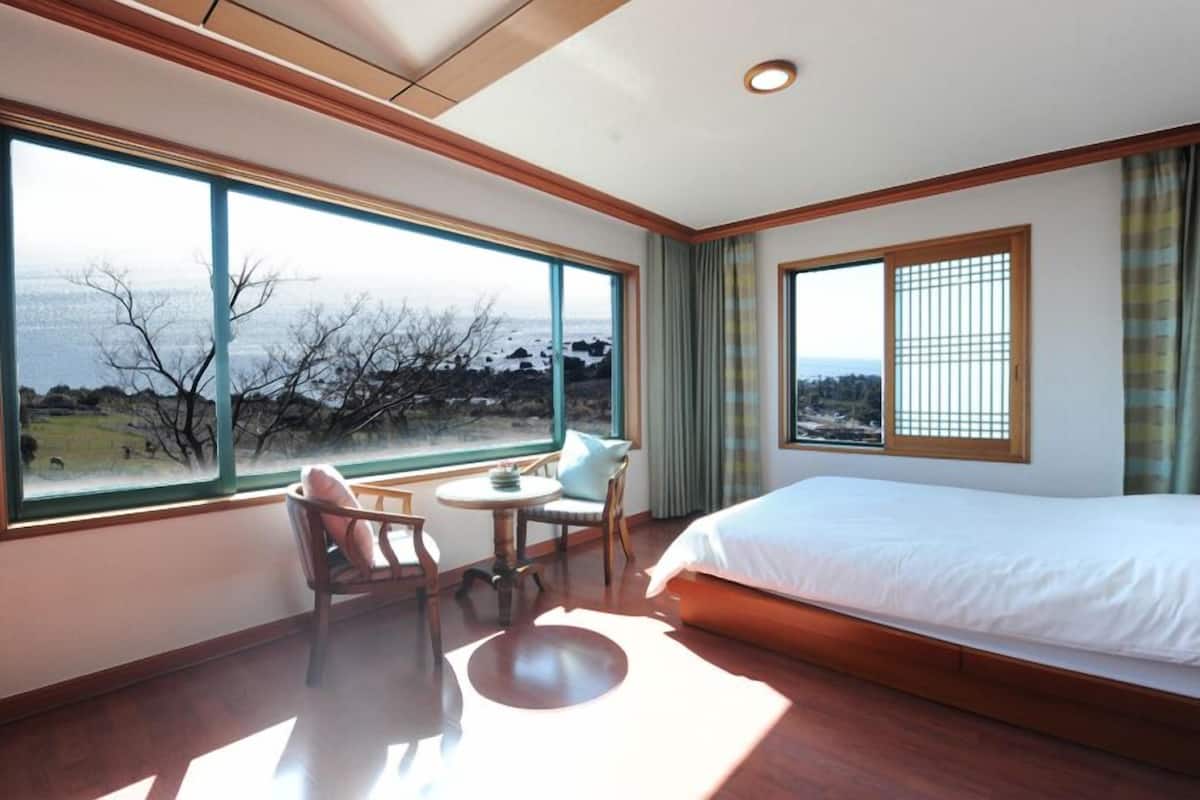 Family Double Room | Free WiFi
