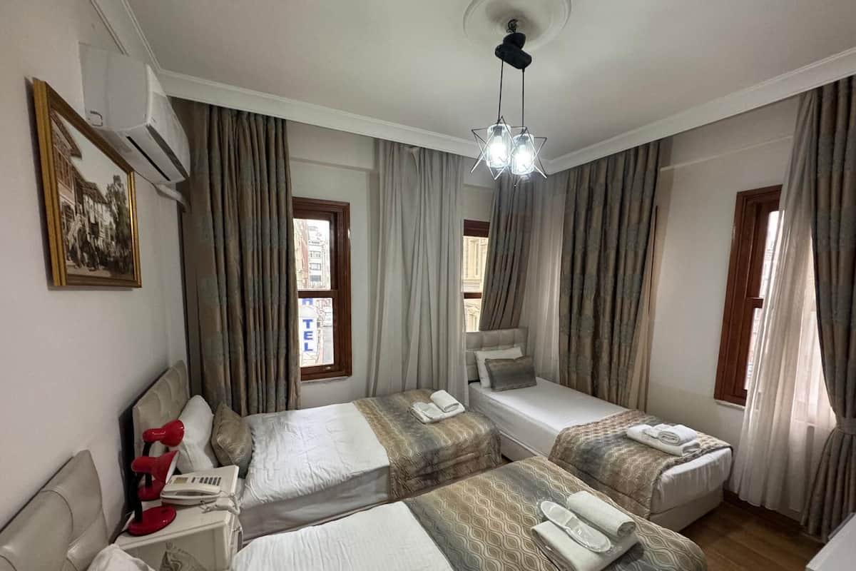 Premium bedding, in-room safe, desk, blackout curtains