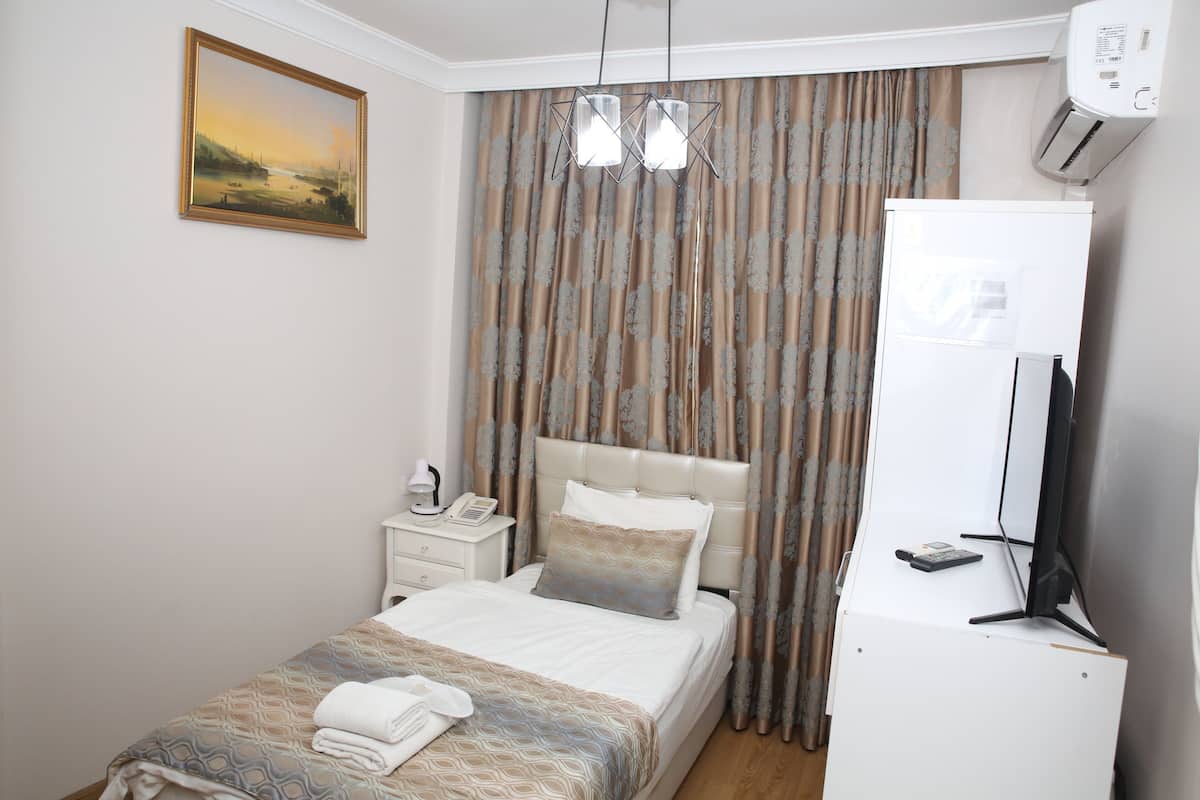 Premium bedding, in-room safe, desk, blackout curtains