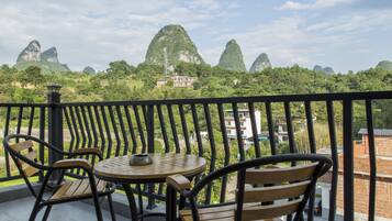 Quang cảnh núi