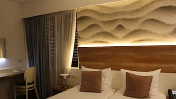 Superior Twin Room, 1 Bedroom | 1 bedroom, minibar, in-room safe, desk