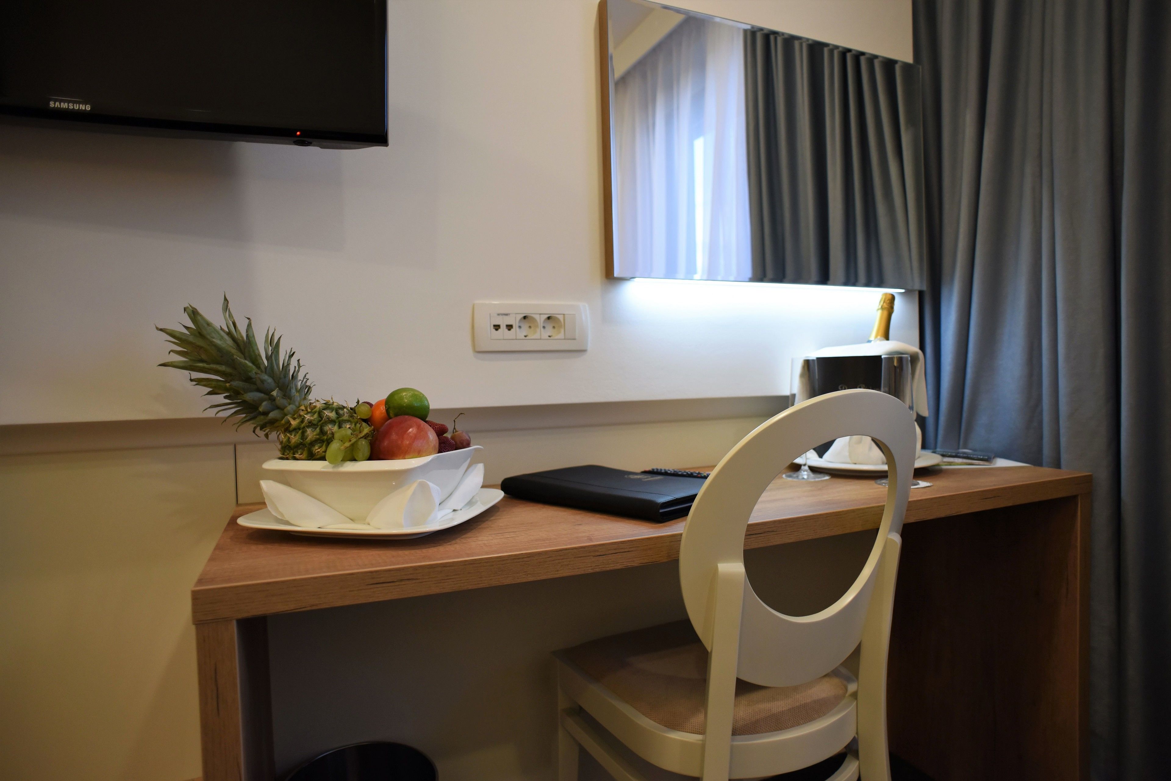 Minibar, in-room safe, desk, laptop workspace